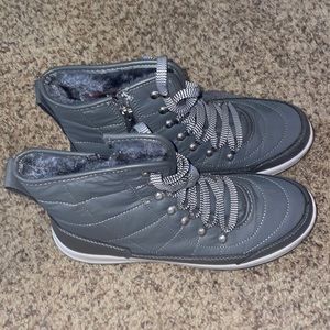 weatherproof snow boots